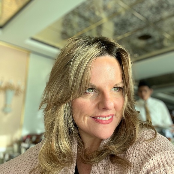 Meet your Posher, Heidi - Picture 6 of 6